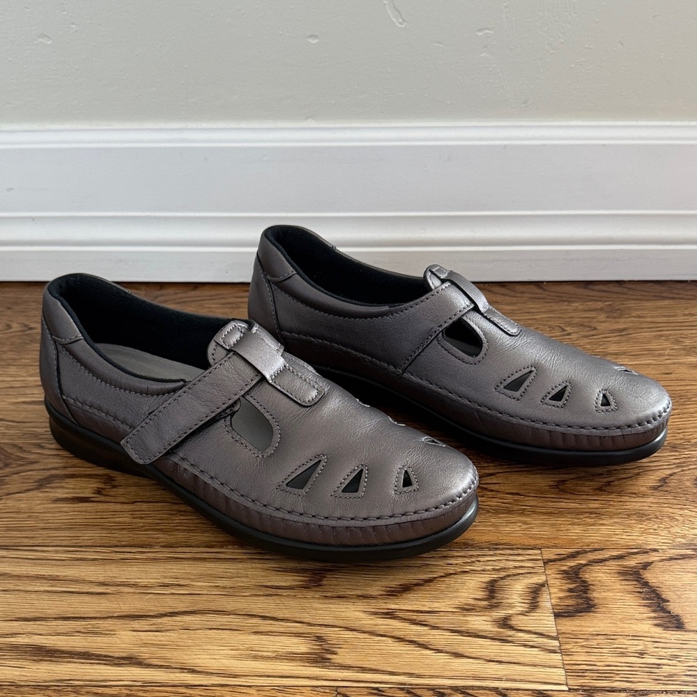 SAS Roamer EZ Strap Walking Shoe, Pewter Gray Leather Comfort Loafers, Size 8M